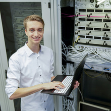 IT-Mitarbeiter des SBN im Serverraum