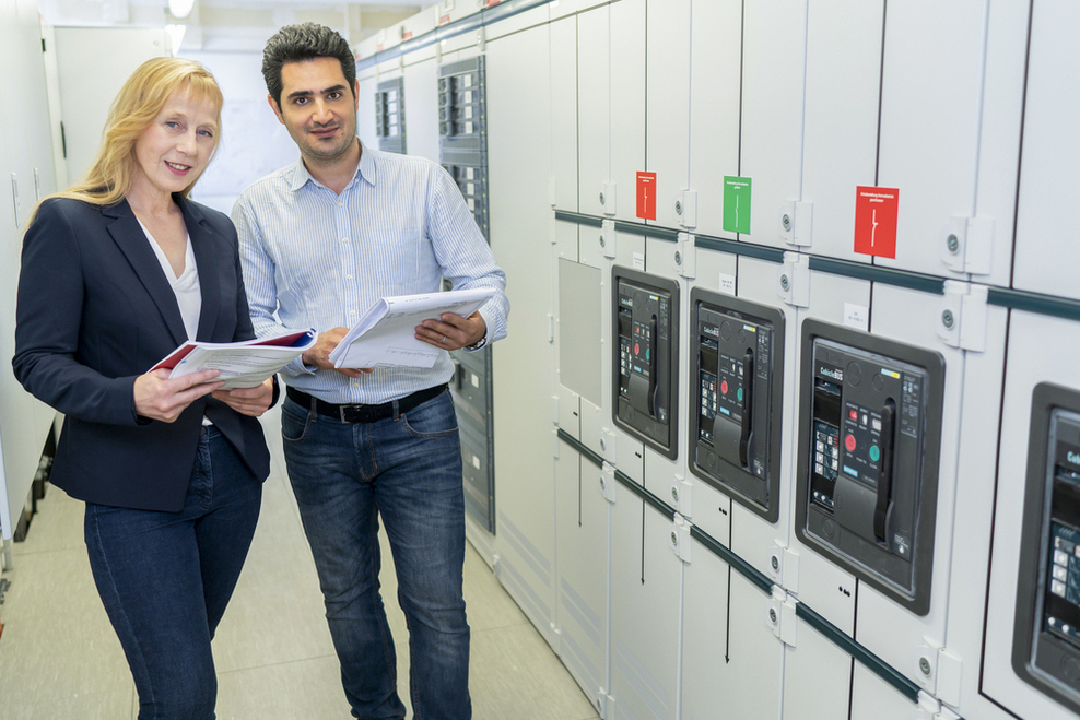 Zwei Elektroingenieure des SBN